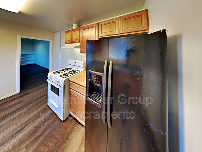 Building Photo - 1548 Harris Ave