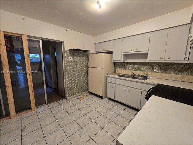 Foto del edificio - 4211 NW 39th Ave