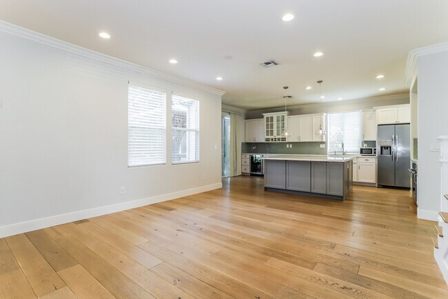 Foto del edificio - 7808 Abbington Way