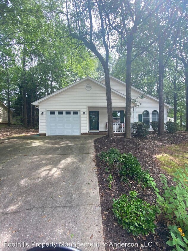Primary Photo - 3 br, 2 bath House - 102 Eagles Nest