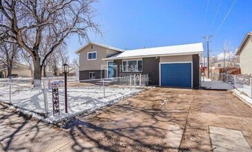 Building Photo - 2458 Sonoma Dr