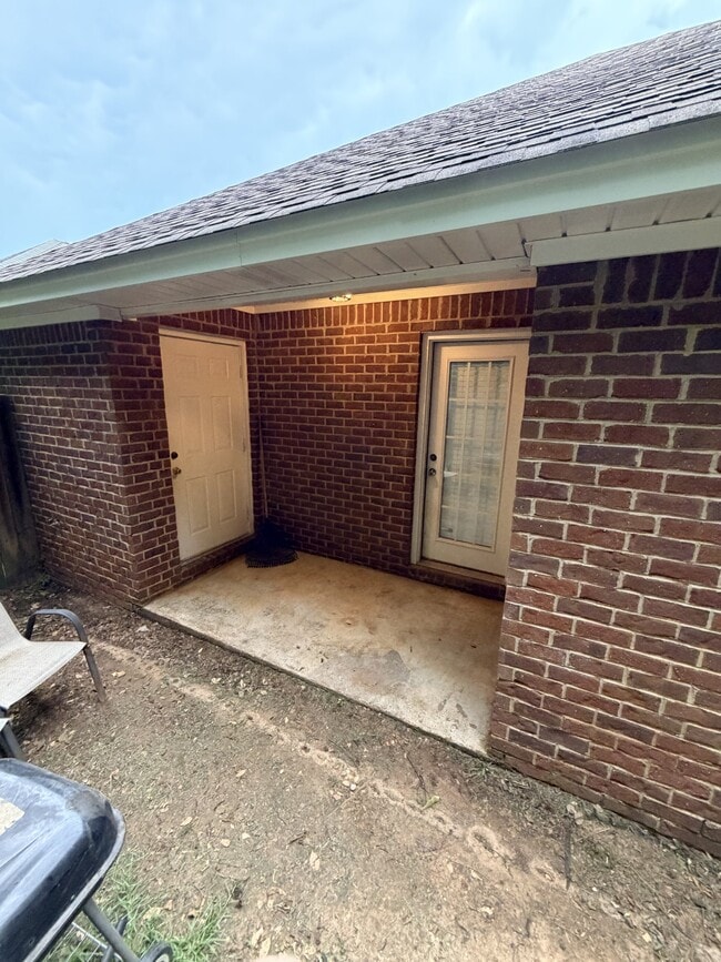 Building Photo - 37 Ridgeview Dr