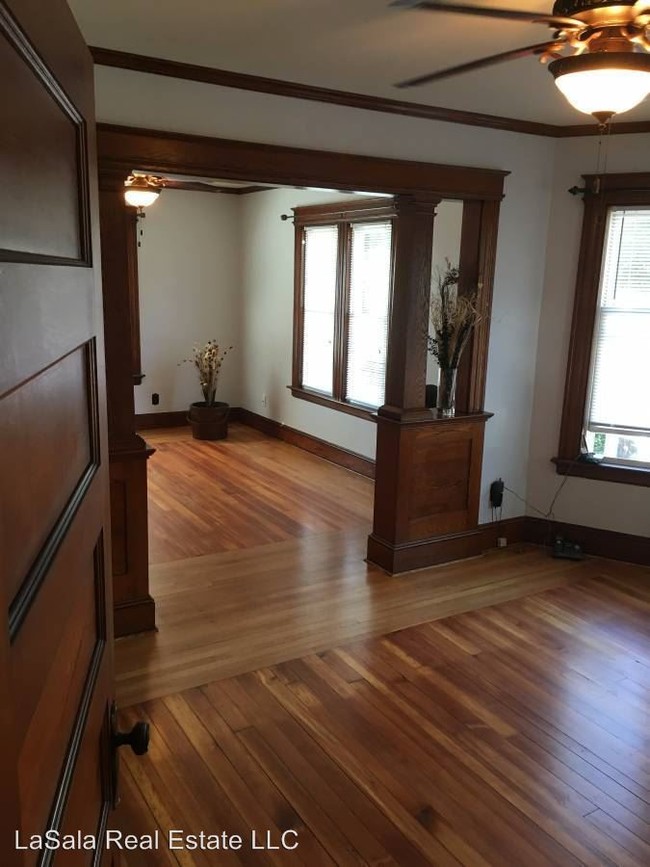 Building Photo - 36 E Cedar St