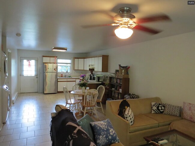 Foto del edificio - 323 Parker Farm Rd