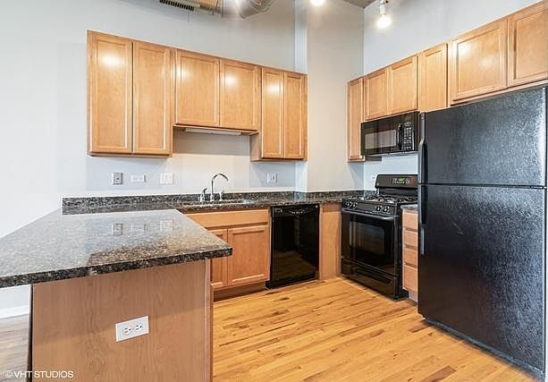 Foto del edificio - 6 S Laflin St