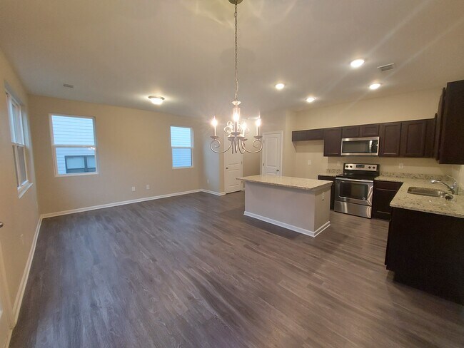 Building Photo - 6346 Mountain Home Way SE