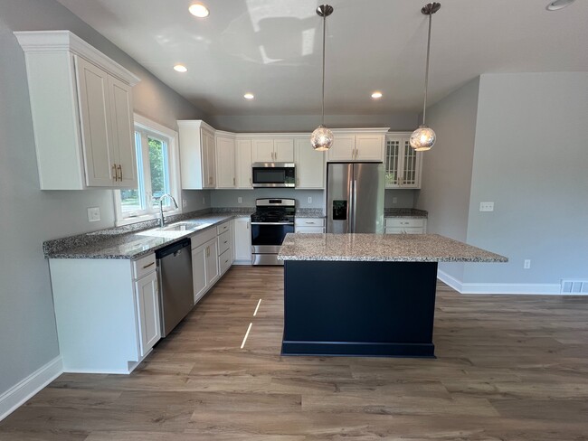 Kitchen - 6066 New Taylor Rd