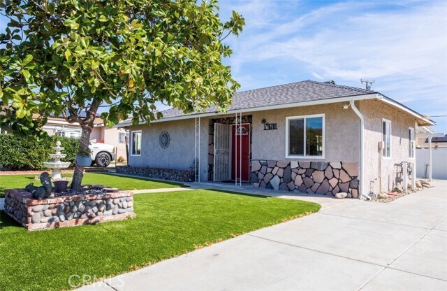 Foto del edificio - 6781 Jacaranda Ave