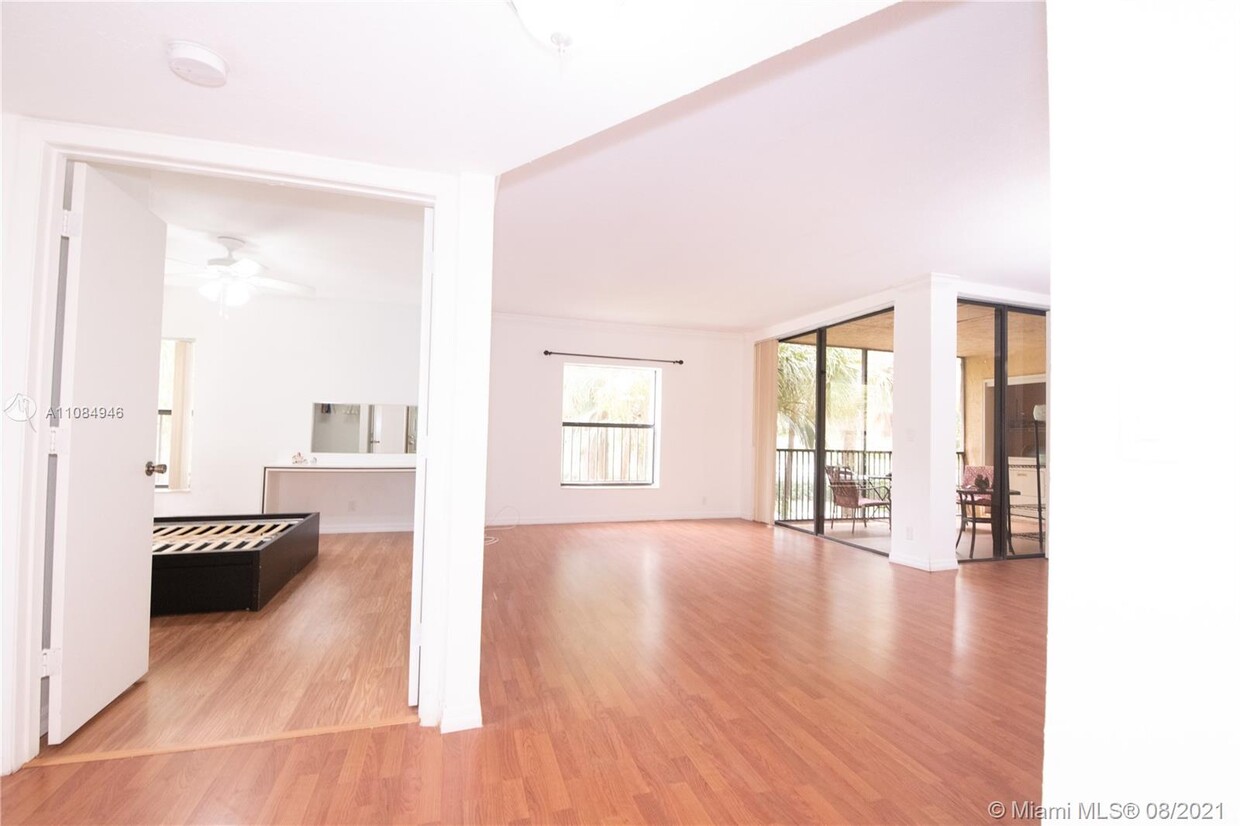 Foto principal - 3883 Coral Tree Cir