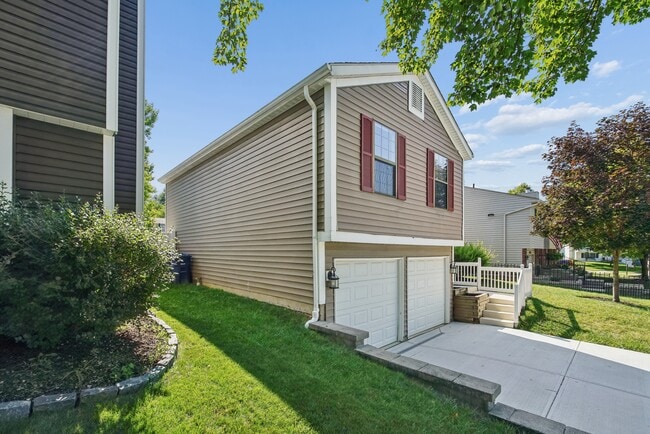 Building Photo - 8376 Covered Wagon Ct