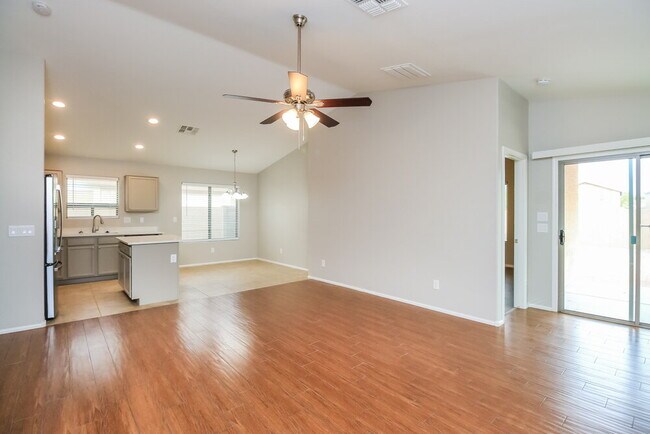 Foto del edificio - 29039 N Coal Ave