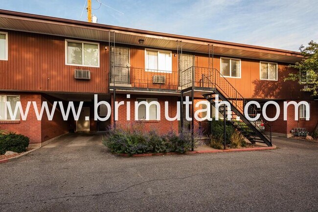 Foto del edificio - 2241 E Laney Ave