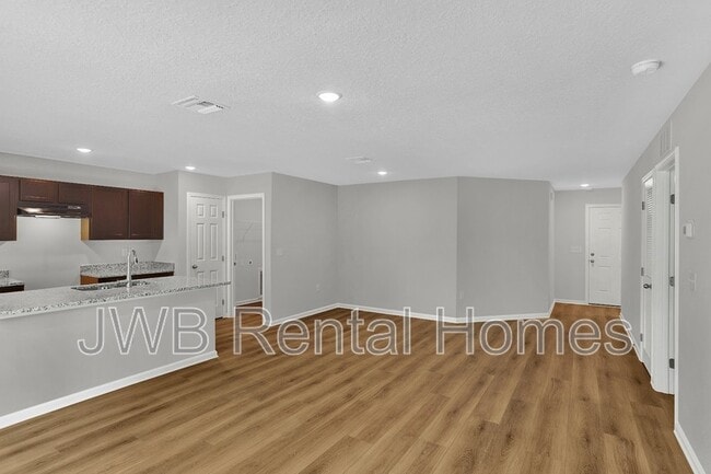Building Photo - 5448 Chenango Blvd