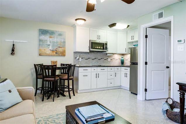 Building Photo - 7740 Boca CIega 111