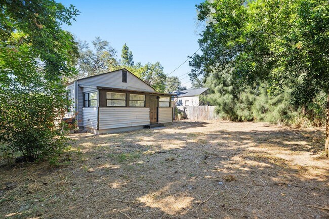 Foto del edificio - Large 4 bed/1.5 bath House & Section 8 Accepted , Drive by & Apply for just $25** Move in by Nove...