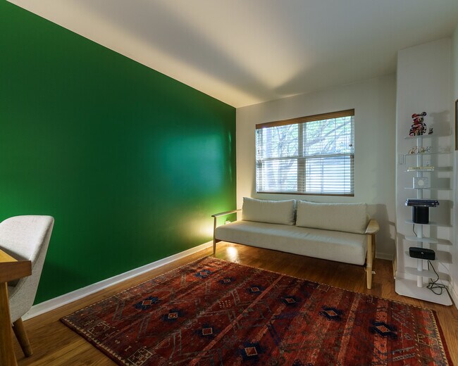Foto del edificio - 3872 N Milwaukee Ave
