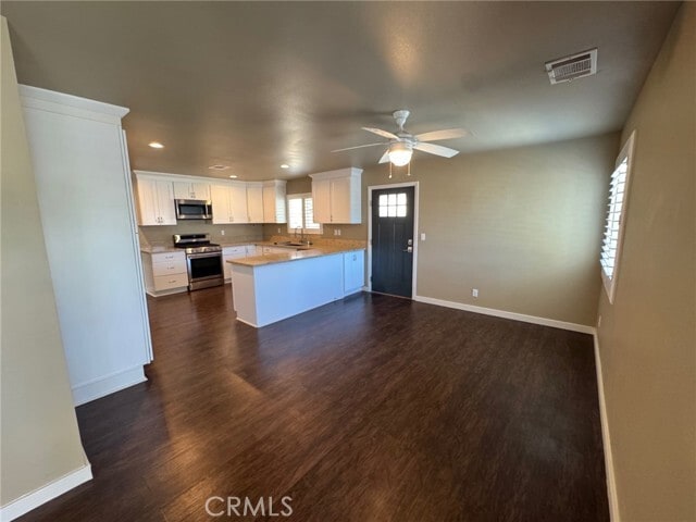 Building Photo - 23843 Hayes Ave