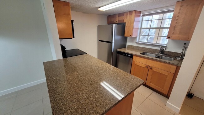 Building Photo - 6331 La Costa Dr
