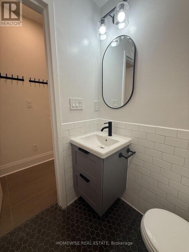 Photo du bâtiment - 1 Triller Ave