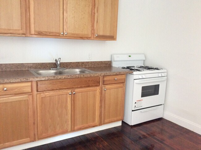 Foto del edificio - Available Now! 2 Bedroom Small House-York ...
