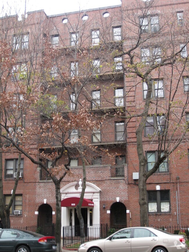 Foto del edificio - 822 OCEAN AVE