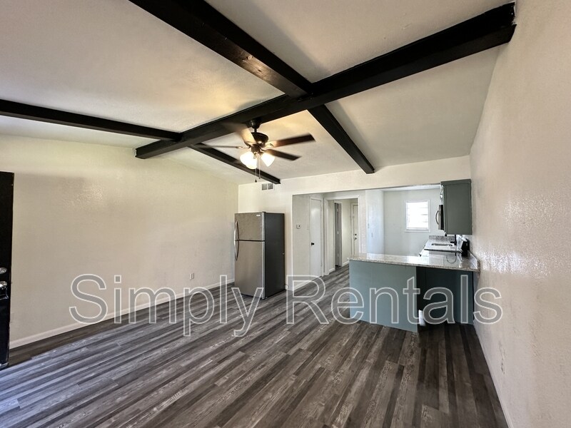 Foto principal - 400 Bill Bradford Rd
