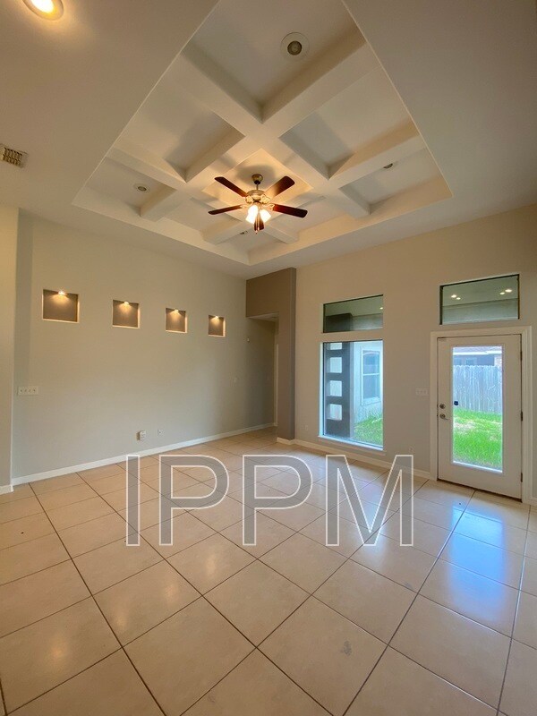 Building Photo - 6637 Woodlands Ave