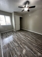 Building Photo - 1201 Park Vista Dr