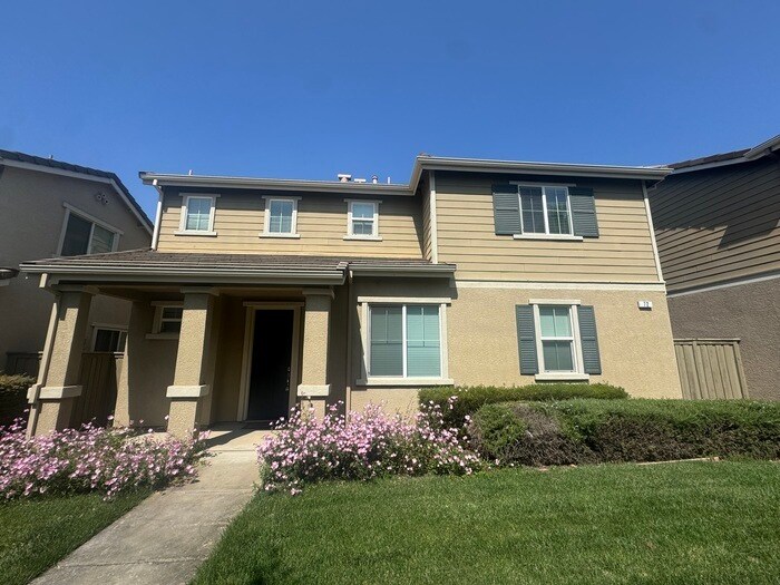 Foto principal - 72 Crystalwood Cir
