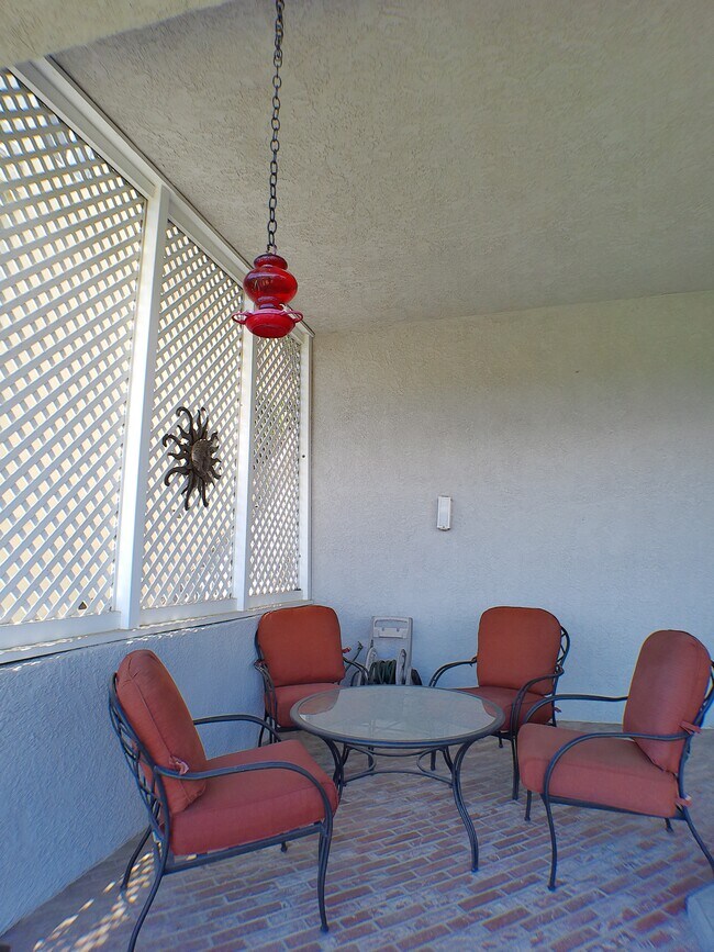 Foto del edificio - 5056 Medina Rd