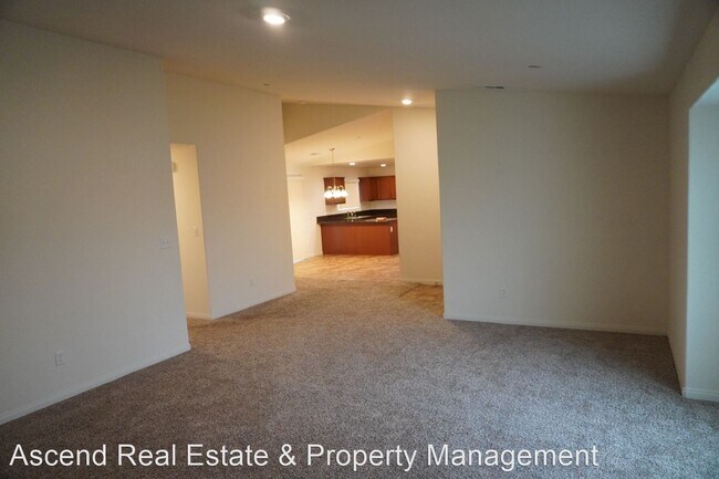 Building Photo - 4 br, 2 bath House - 1101 Guadalupe Ave