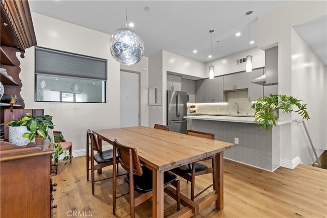 Foto del edificio - 4322 Gentry Ave