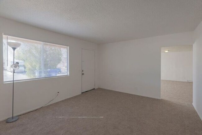Building Photo - 13411 Cloudview Ave NE, Albuquerque, NM, 8...