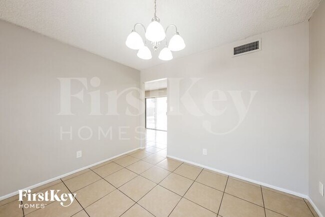 Foto del edificio - 4923 W Larkspur Dr
