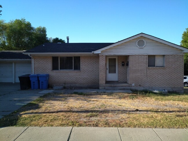 Building Photo - 510 E 200 N