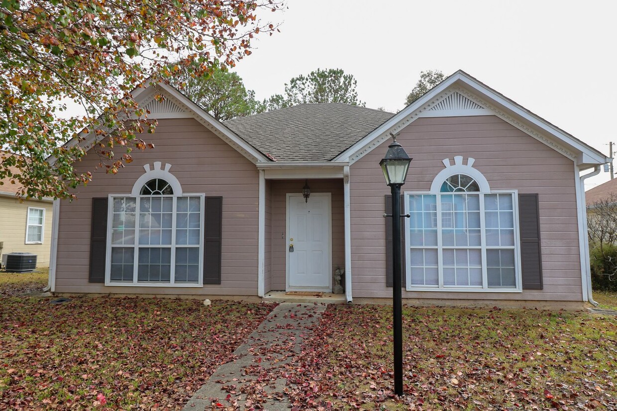 Foto principal - Spacious Home in Moody, AL