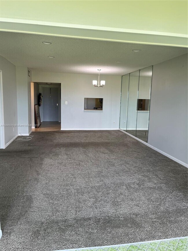 Building Photo - 7797 Golf Circle Dr