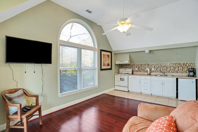 Foto del edificio - 1348 Misty Ln