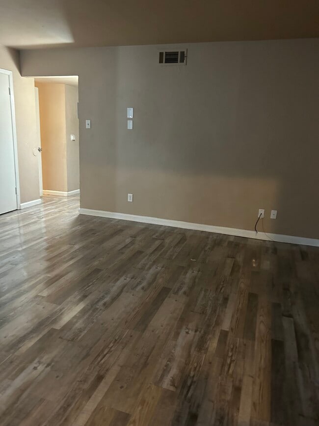 Building Photo - Harmony Apartments - ALL BILLS PAID!