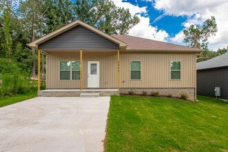 Building Photo - 2311 Nichols Rd