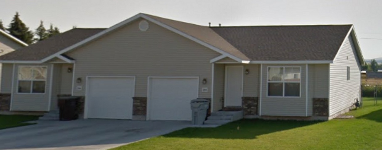 Primary Photo - Newer 3 bedroom twin home in east Idaho Falls