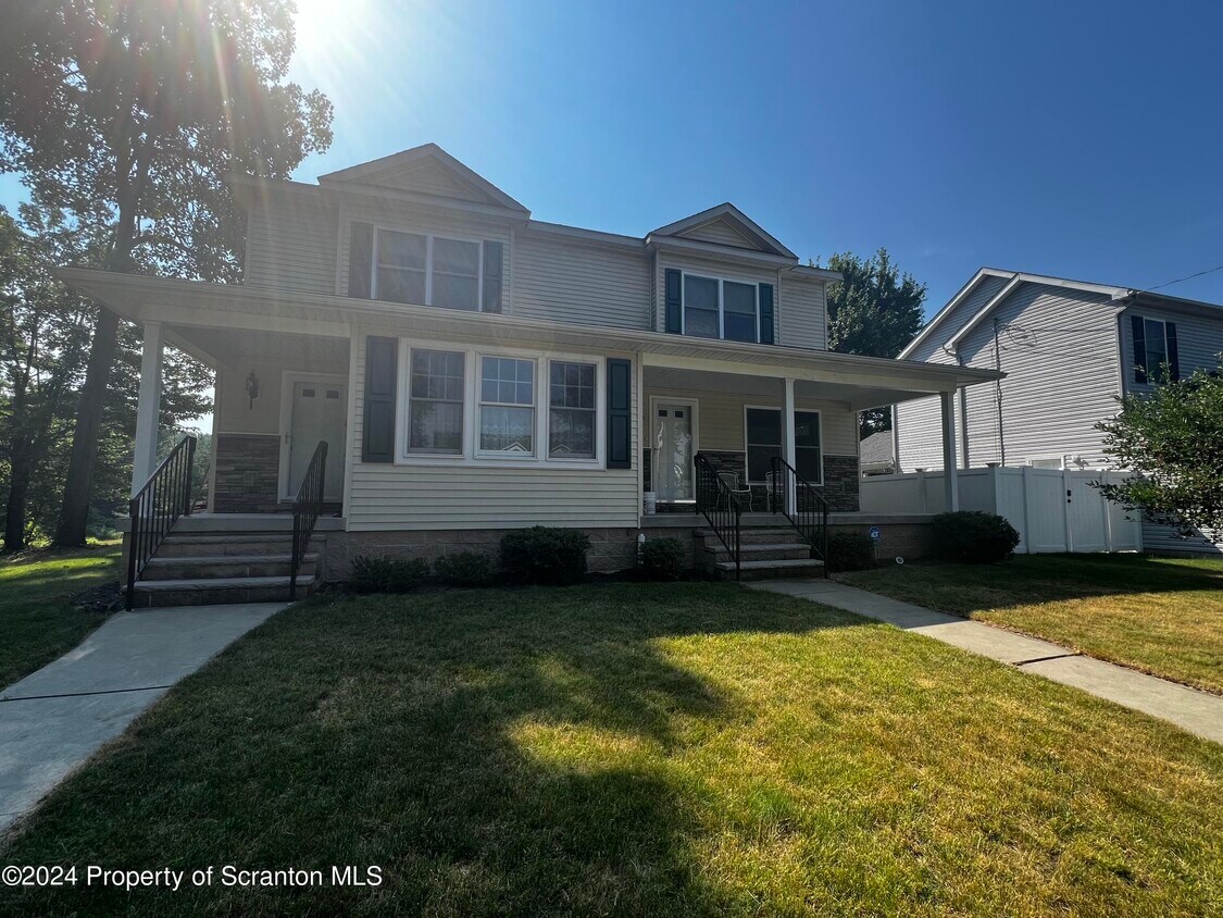 Primary Photo - 2919 Penman St