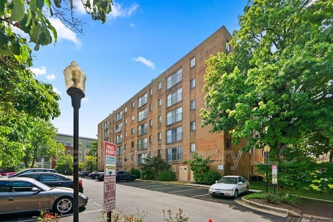 Building Photo - 4241 Columbia Pike