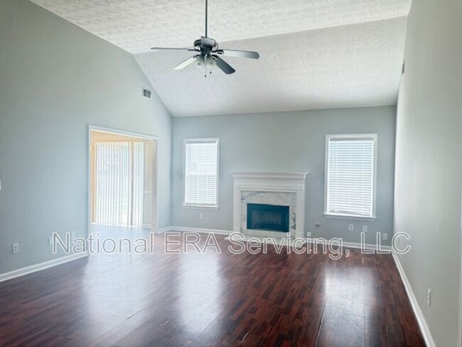 Building Photo - 2018 Elm Grove Ln