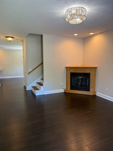 Building Photo - 2536 Blossom Trail W