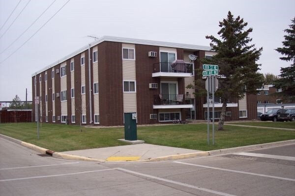 Foto del edificio - 815-845 6th Ave NE