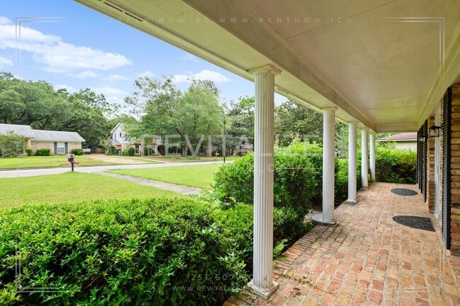 Building Photo - Spacious 4BR/2.5BA West Mobile Home – Room to Grow in a Convenient Location!