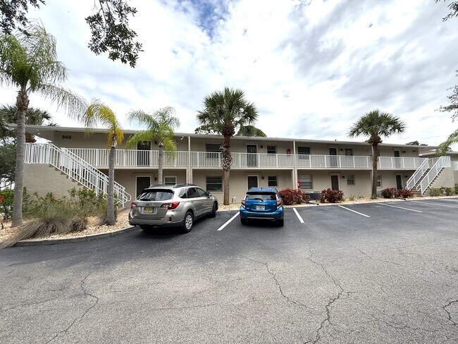 Building Photo - Charming 2-Bed/1-Bath First-Floor Condo in Gated Sarasota Community!