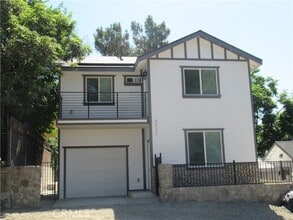 Building Photo - 4532 Sharon Ave