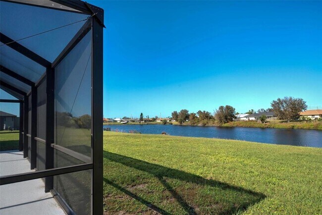 Foto del edificio - 7379 Snow Dr